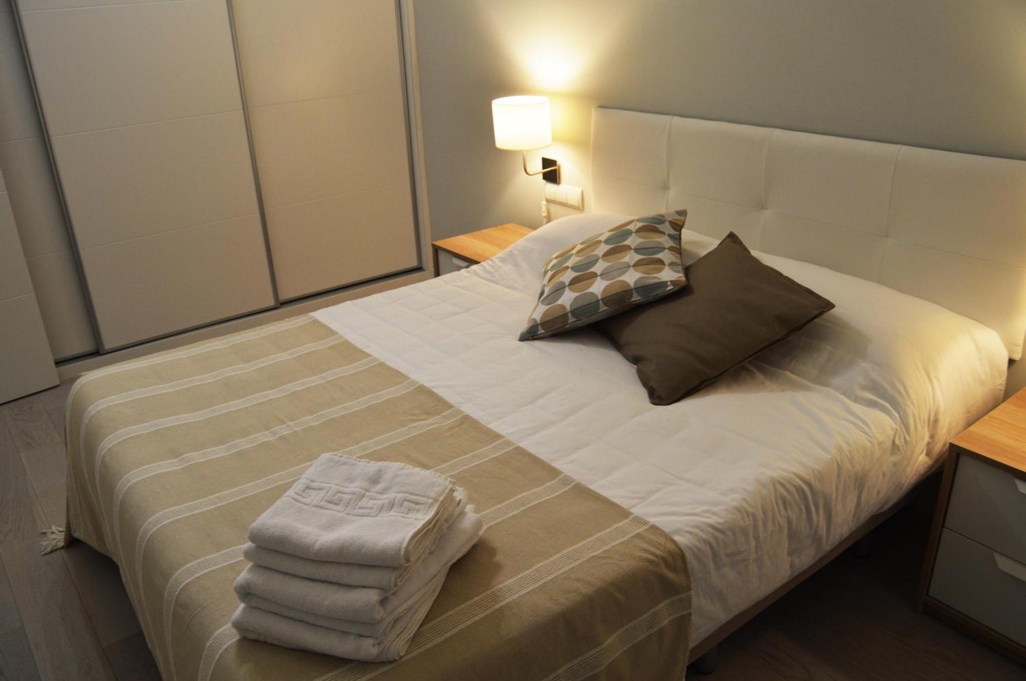 Apartamenticos Plaza Del Pilar I Saragozza Esterno foto